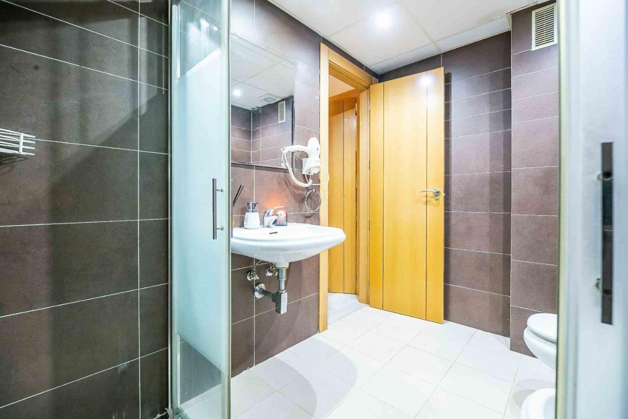 Carlos Haya Beautiful Apartment With Parking Malaga Exterior photo